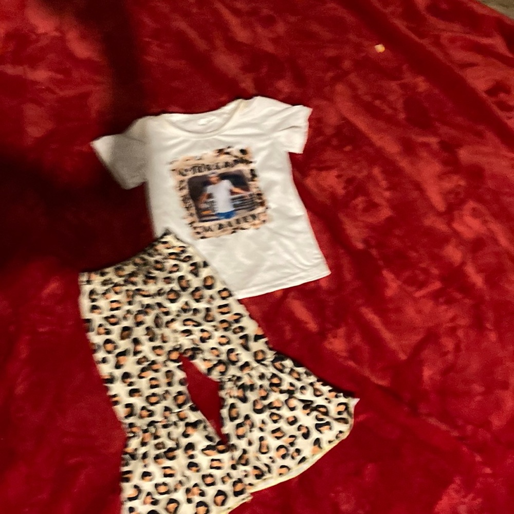 Morgan Wallen bellbottoms